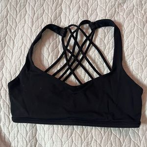 LAST CHANCE Lululemon free to be bra size 6 black